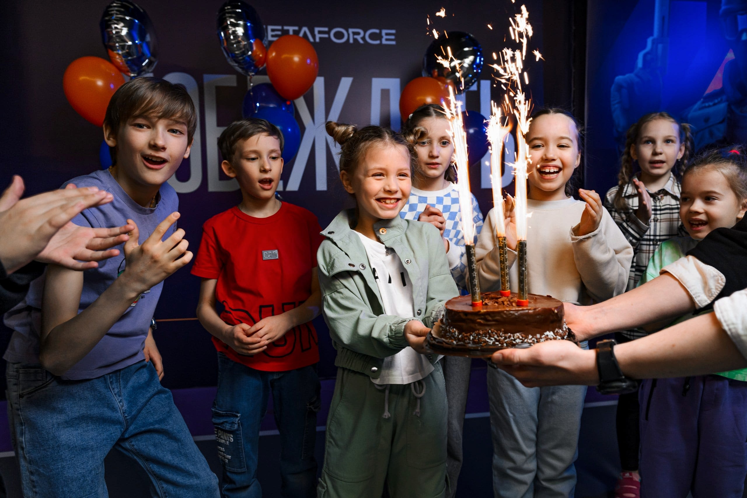 Праздник в ВР-клубе в МЕГЕ